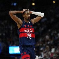 都二年级了啊！榜眼萨尔10中5拿15分 14号秀卡林顿9中1仅4分